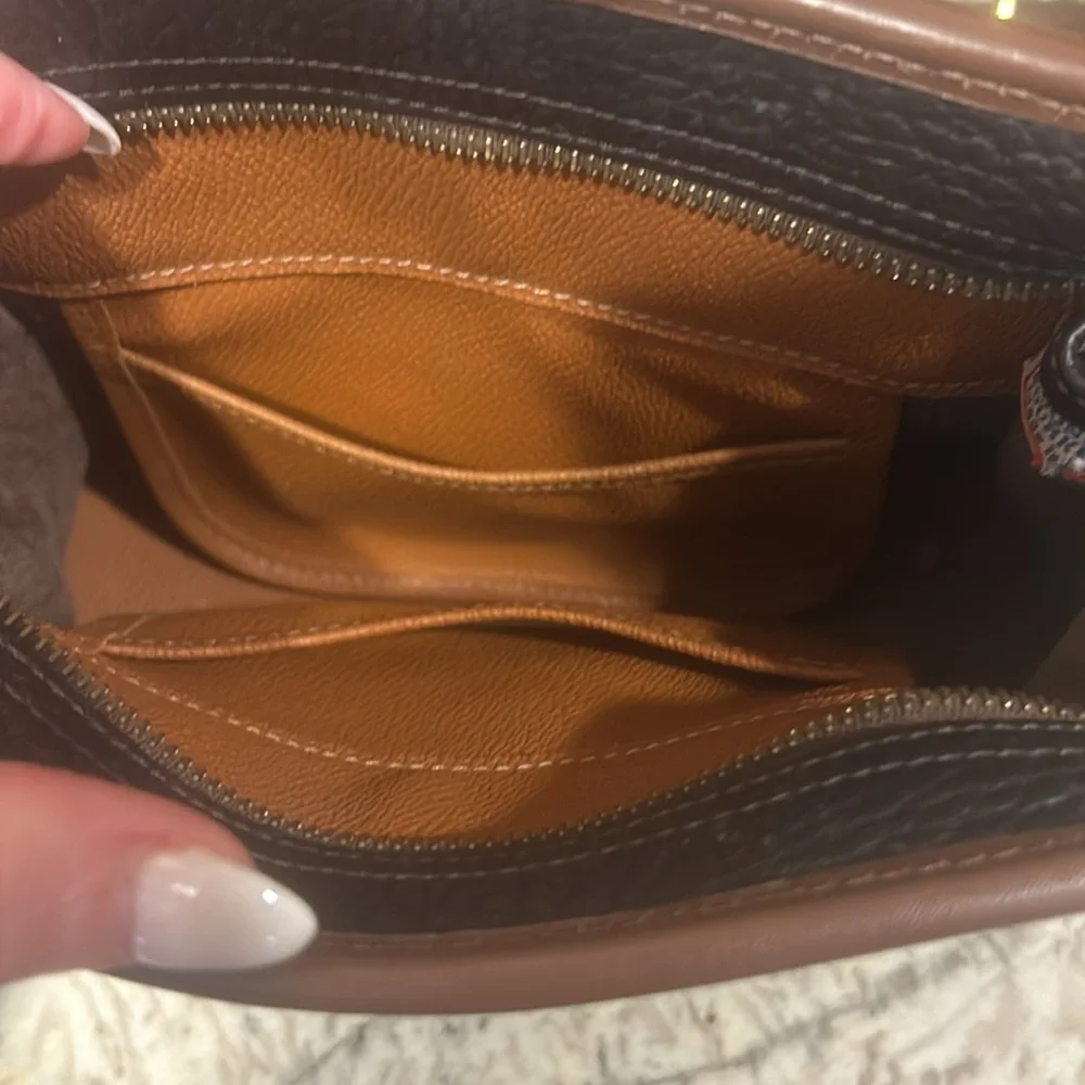 Vintage Dooney & Bourke Leather crossbody - Picture 4 of 11